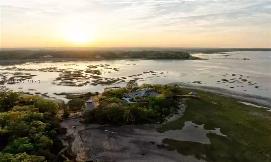 Rose Hill clubhouse and dock in the evenings.