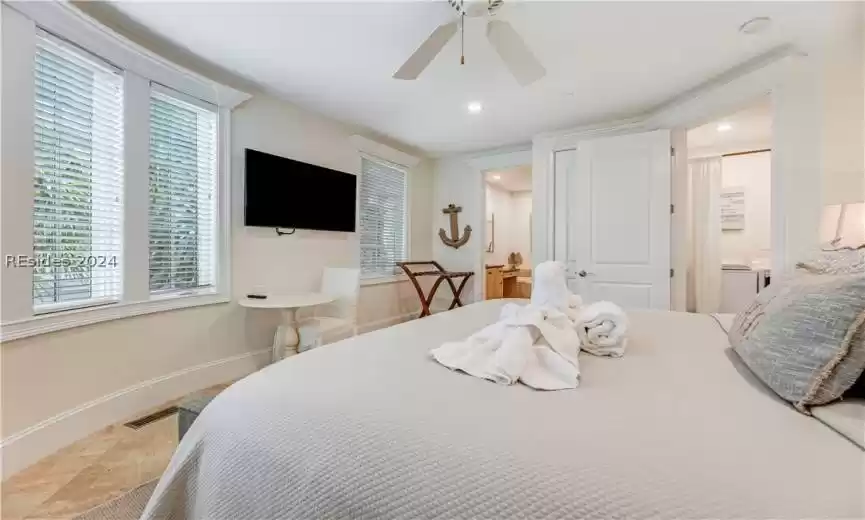 Entrance into the hallway has laundry room for entire 2nd floor.