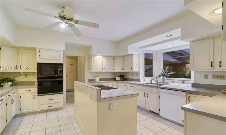 Beaufort, South Carolina 29902, 4 Bedrooms Bedrooms, ,4 BathroomsBathrooms,Residential,For Sale,441342