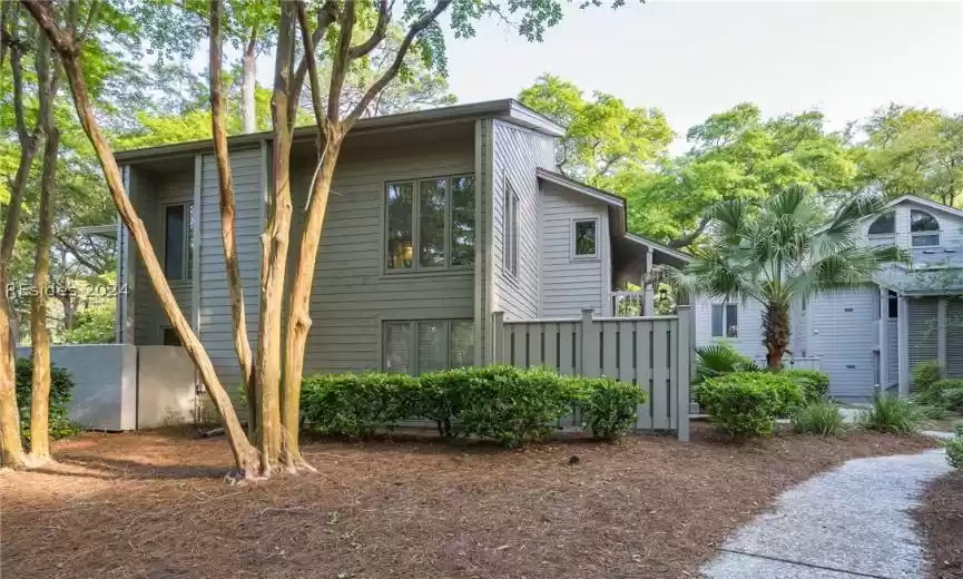 Convenient location just inside Palmetto Dunes with lots of trees and pathways.