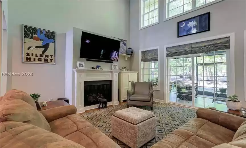 Great Room to Screened-In Porch