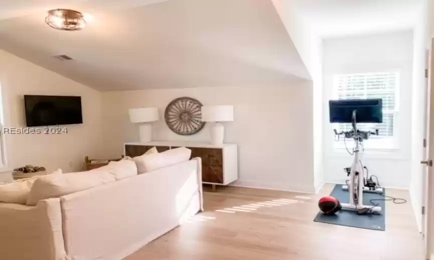 Exercise area in bonus room