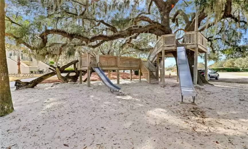 Hilton Head Island, South Carolina 29926, 4 Bedrooms Bedrooms, ,3 BathroomsBathrooms,Residential,For Sale,442307