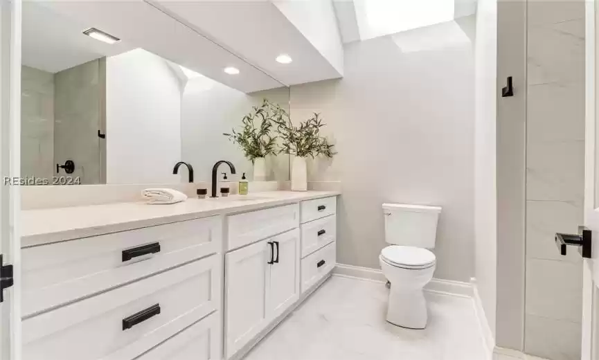 Upstairs Bathroom 2