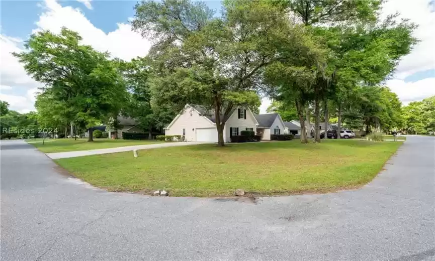 Beaufort, South Carolina 29907, 4 Bedrooms Bedrooms, ,2 BathroomsBathrooms,Residential,For Sale,443904