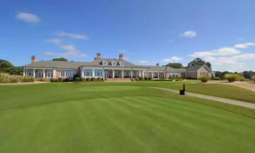 Nicklaus Clubhouse.