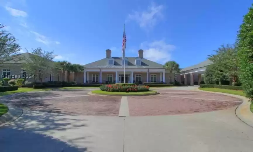 Nicklaus Clubhouse.