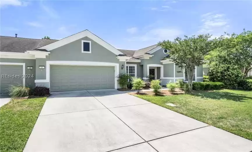 Long wide driveway is a bonus for guest parking.