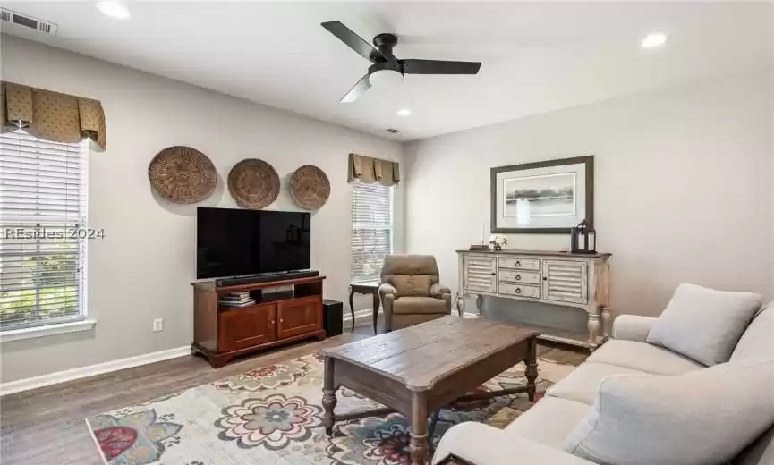 This villa has flat ceilings throughout.