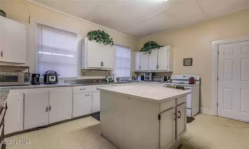 Ridgeland, South Carolina 29936, 3 Bedrooms Bedrooms, ,1 BathroomBathrooms,Residential,For Sale,442101